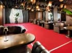 Hotelowy drink bar jest otwierany wieczorem