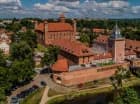Malownicze otoczenie hotelu pozwala przenieść się w czasy średniowiecza