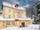 Hotel Kryształ jest znakomicie położony przy ul. Zdrojowej