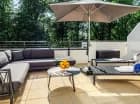 Apartamenty mają balkony lub wyjścia na taras
