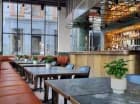 Hotel posiada restaurację i lobby bar