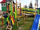 Obok zwierzyńca na dzieci czeka duży zewnętrzny plac zabaw