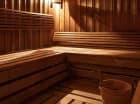Centrum SPA obejmuje saunę suchą, łaźnię parową, jacuzzi, bicze szkockie