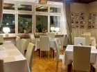 Dla gości przygotowano restaurację oraz kawiarnię