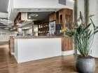 W lobby hotelowym działa bar kawowy, a wieczorem drink bar