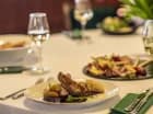 Restauracja Szyszka słynie z doskonałych dań kuchni polskiej i europejskiej