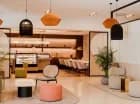 W hotelowym lobby mieści się też bar