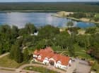 Hotel ze strefą wellness & SPA jest położony nad jeziorem na Mazurach