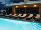Letnia strefa Pool&Chill z basenem i barem to miejsce stworzone dla relaksu