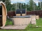 Obiekt posiada jacuzzi w drewnianej balii i suche sauny