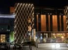 Hotel wyróżnia nowoczesna architektura