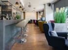 W hotelu mieści się także drink bar z szeroką ofertą trunków
