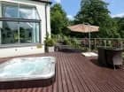 Z jacuzzi na tarasie można podziwiać piękny widok na Czantorię