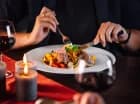 Restauracja serwuje śniadanie w formie bufetu, pozostałe dania z karty