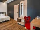 Willa Park znajduje się naprzeciw głównego budynku hotelowego (ok. 30 m)
