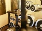 Sala fitness jest wyposażona w sprzęt zarówno do treningu cardio, jak i siłowego