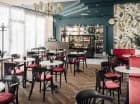 Hotel posiada kawiarnię utrzymaną w klimacie wiedeńskich cukierni
