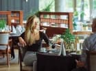 Stylowe i eleganckie wnętrze restauracji stwarza przytulny klimat
