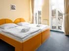 4-gwiazdkowy hotel zaprasza do 30 pokoi z widokiem na uzdrowisko