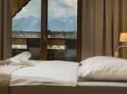 Z wielu pokoi rozpościera się widok na Tatry