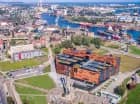 Montownia mieści się na zrewitalizowanych ternach po dawnej stoczni