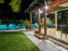 Hotel otacza teren rekreacyjny