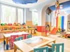 Gry, zabawki, miejsce do rysowania, kącik telewizyjny to tylko niektóre atrakcje