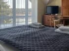 Apartamenty mają własne balkony lub tarasy
