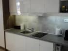 W każdym apartamencie jest wyposażony aneks kuchenny