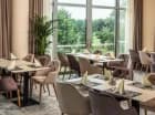 Z głównej restauracji mamy piękny widok na pole golfowe
