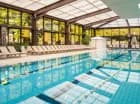 Hotel oferuje całoroczny kryty kompleks wodny z 5 basenami