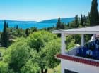 Restauracja ma taras z widokiem na morze