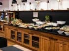 Tutejsza restauracja specjalizuje się w lokalnych smakach i misji slow food