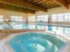 W tym basen o wymiarach 18x7 metrów, jacuzzi oraz sauny