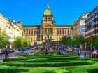 Hotel wyróżnia prestiżowa lokalizacja wprost przy Placu Wacława