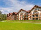 Apartamentowiec Sun & Snow Zapach Lasu jest otoczony lasem