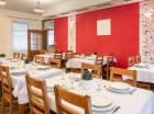 W hotelu mieści się restauracja z barem