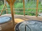 5 z 7 jacuzzi jest na świeżym powietrzu