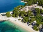 Bluesun Hotel Soline**** znajduje się nad samym Adriatykiem