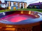 Jacuzzi może być podświetlane w różnych kolorach