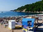 Hotel ma prywatną plażę położoną w pięknym miejscu