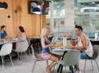 Restauracja Vlnka w budynku basenu