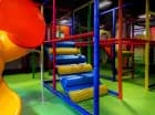 W Willi Pieńkowskich jest duża sala zabaw dla dzieci