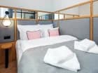 Apartament Superior Suite ma wydzieloną 2-osobową część sypialną