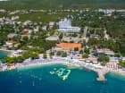 Hotel Pavilion Omorika*** mieści się 150 m od plaży i przystani Omorika