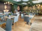 Wnętrze restauracji zostało nowocześnie i stylowo odświeżone