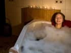 W hotelu jest sauna oraz różnorodne relaksujące kąpiele
