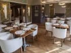 Hotel oferuje gościom pakiety ze śniadaniem i dodatkowo z obiadokolacją