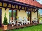 Apartament jest położony na parterze, ma niezależne wejście