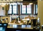 Wnętrza restauracji urządzono w eleganckim stylu